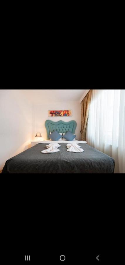 3 Floor Old 4 Istanbul
